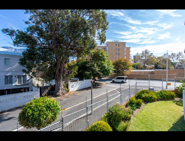 2 BEDROOM APARTMENT FOR SALE IN WYNBERG UPPER